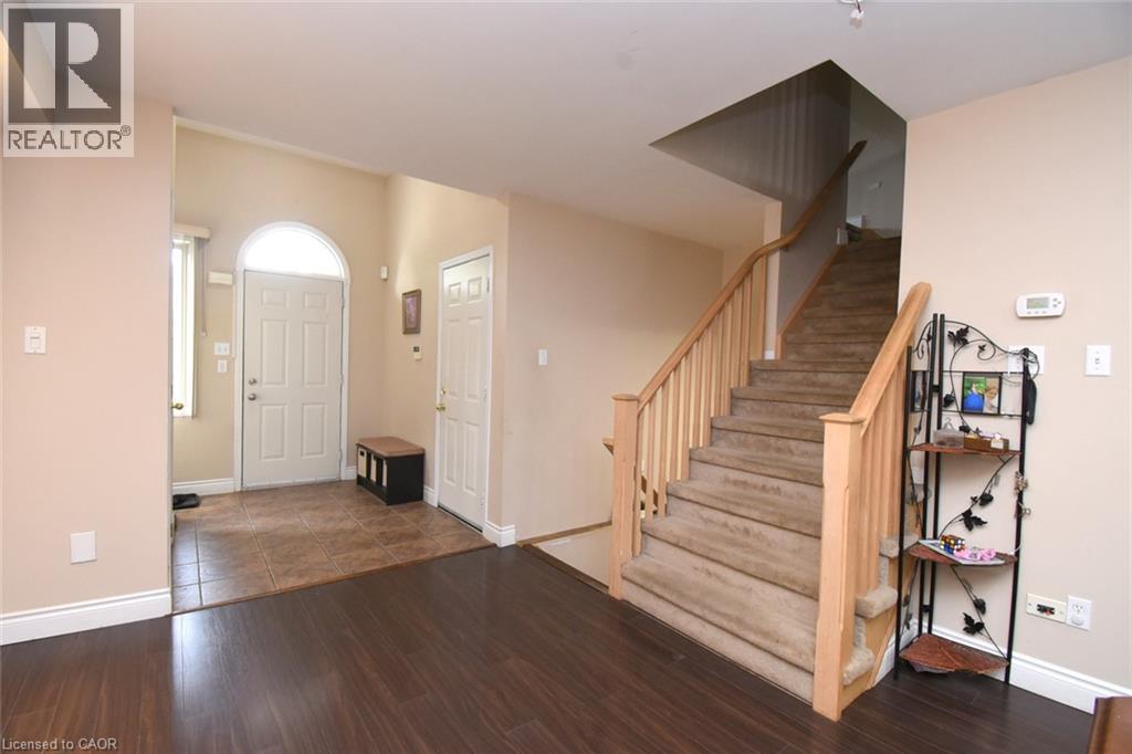 509 Southridge Drive, Hamilton, Ontario  L9C 7V4 - Photo 4 - 40853547