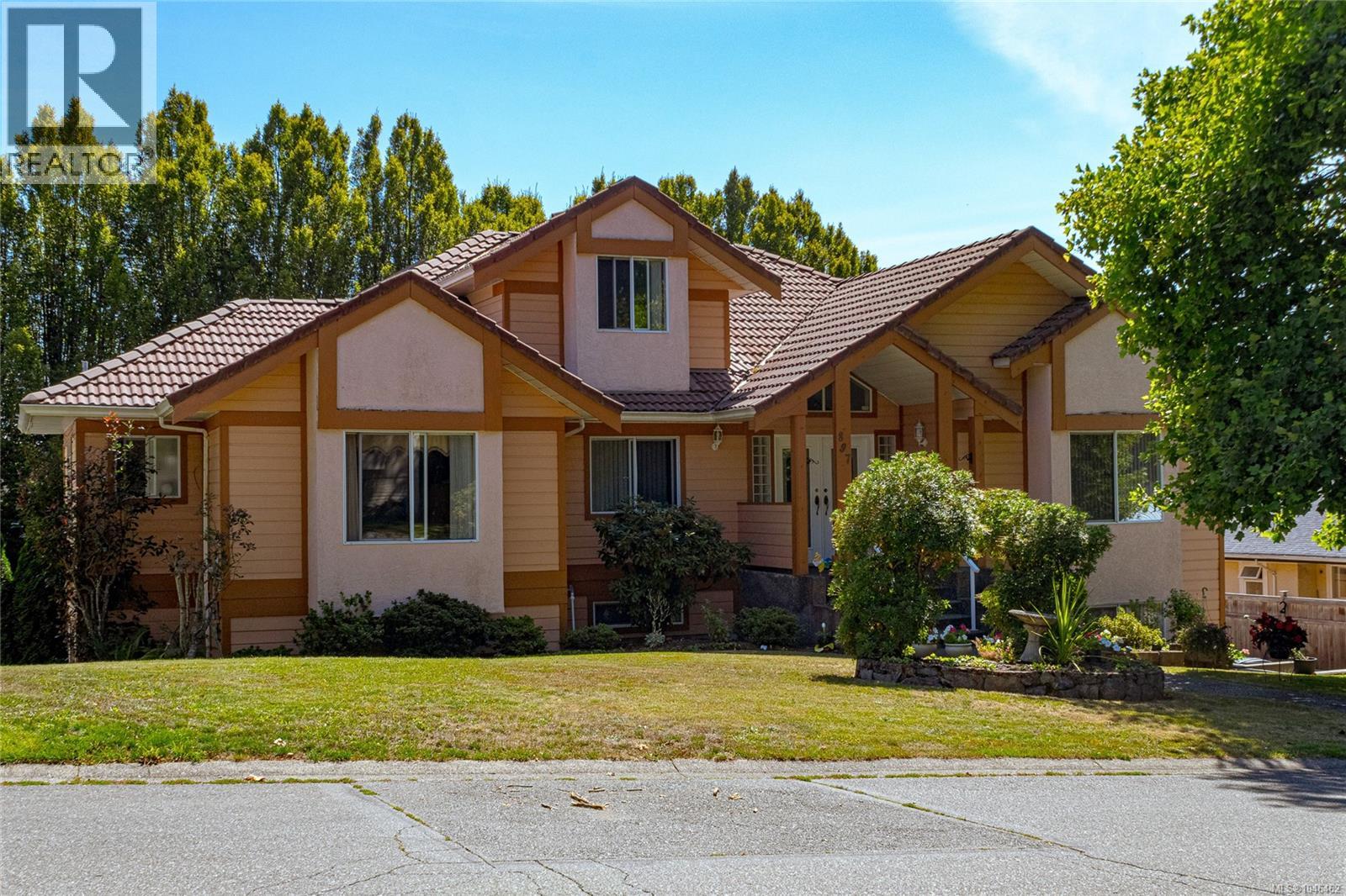 897 Maltwood Terr, Saanich, British Columbia
