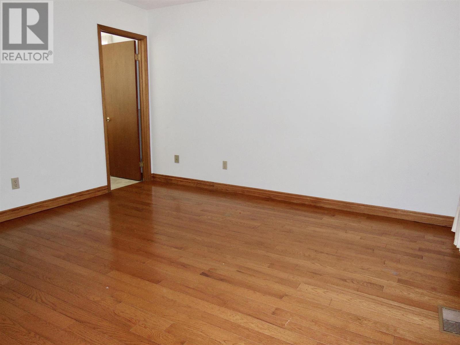 27 Parker Ave, Sault Ste. Marie, Ontario  P6B 1G6 - Photo 19 - SM262171