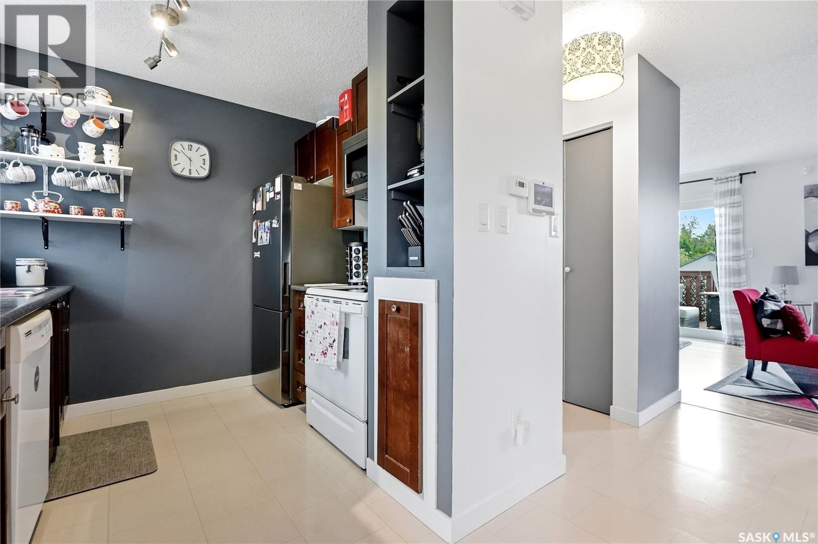 468 Berini Drive, Saskatoon, Saskatchewan  S7N 3N6 - Photo 5 - SK045655