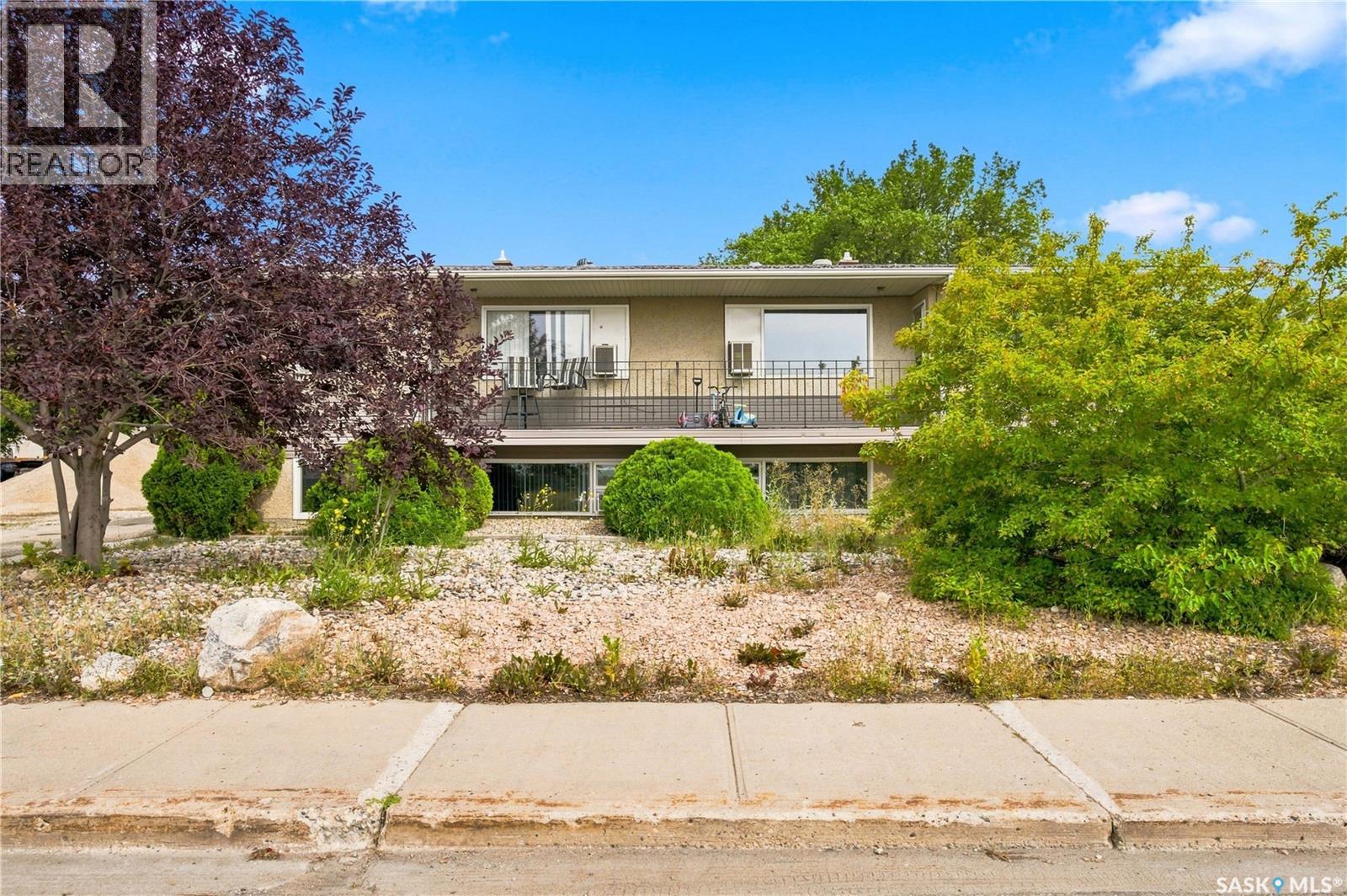 7110-7112 Dewdney Avenue, Regina, Saskatchewan  S4T 1E6 - Photo 1 - SK045644