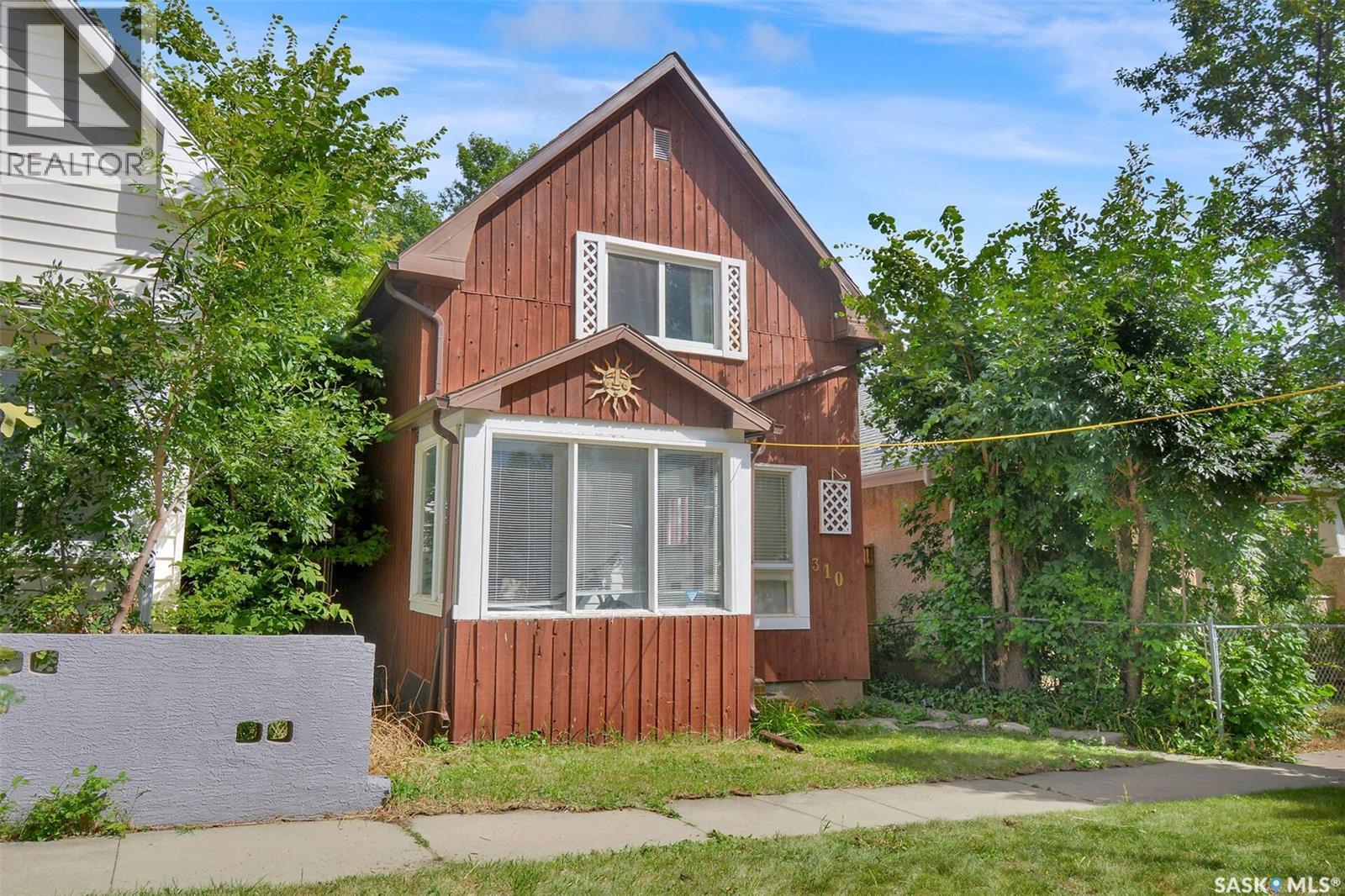 310 J Avenue N, Saskatoon, Saskatchewan  S7L 2K2 - Photo 2 - SK045625