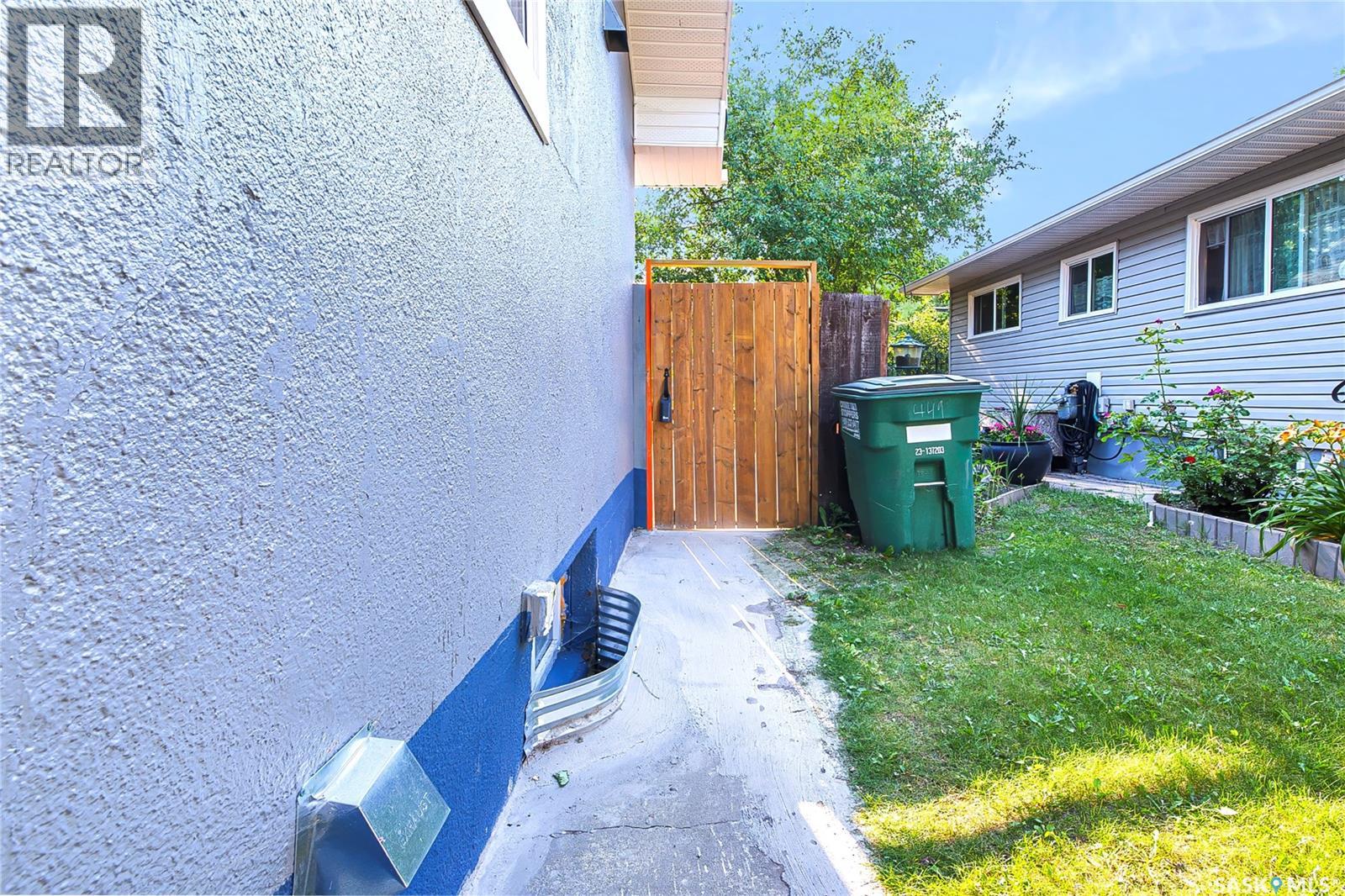 451 R Avenue S, Saskatoon, Saskatchewan  S7M 2Z4 - Photo 37 - SK045482