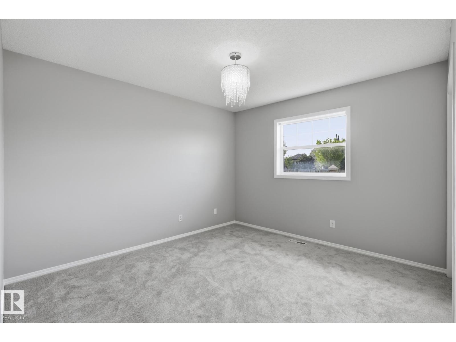 10719 8 Av Sw, Edmonton, Alberta  T6W 1G4 - Photo 18 - E4503922