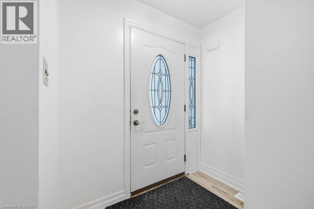 634 Cedargrove Place, Waterloo, Ontario  N2L 4Y9 - Photo 6 - 40855348