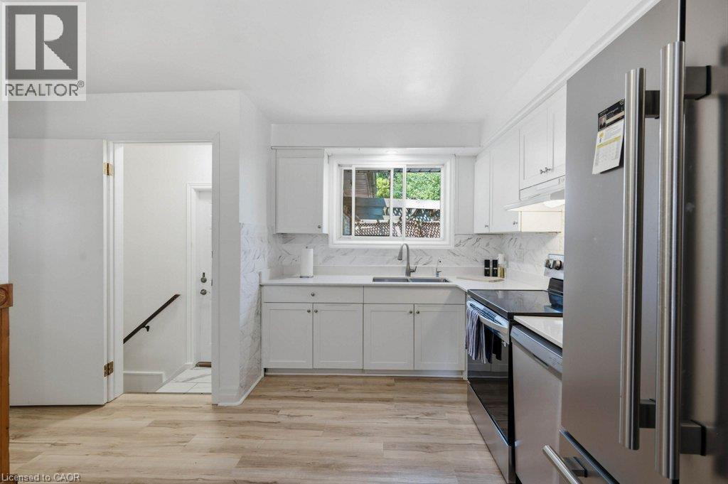 634 Cedargrove Place, Waterloo, Ontario  N2L 4Y9 - Photo 9 - 40855348