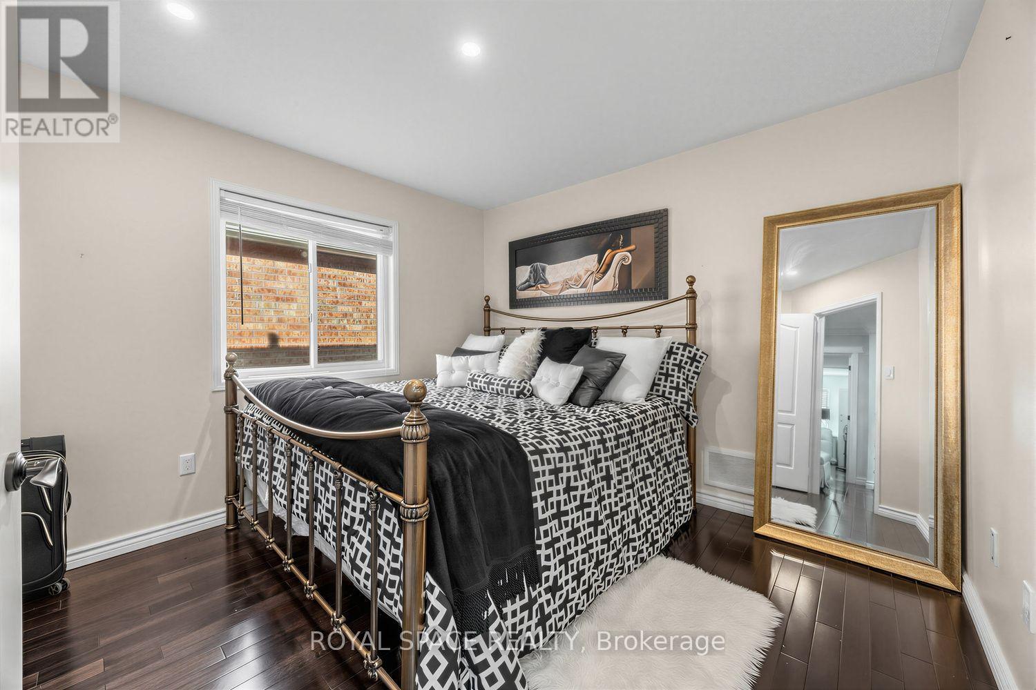 7 Urwin Street, Ajax, Ontario  L1T 0G7 - Photo 17 - E13677594