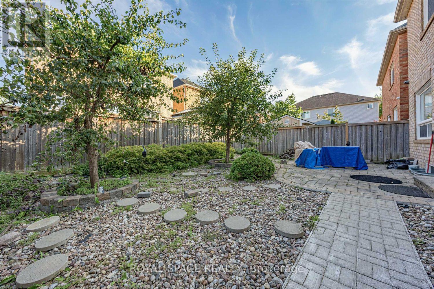 7 Urwin Street, Ajax, Ontario  L1T 0G7 - Photo 32 - E13677594