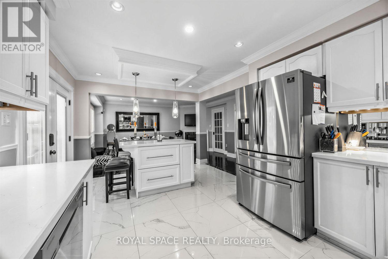 7 Urwin Street, Ajax, Ontario  L1T 0G7 - Photo 7 - E13677594