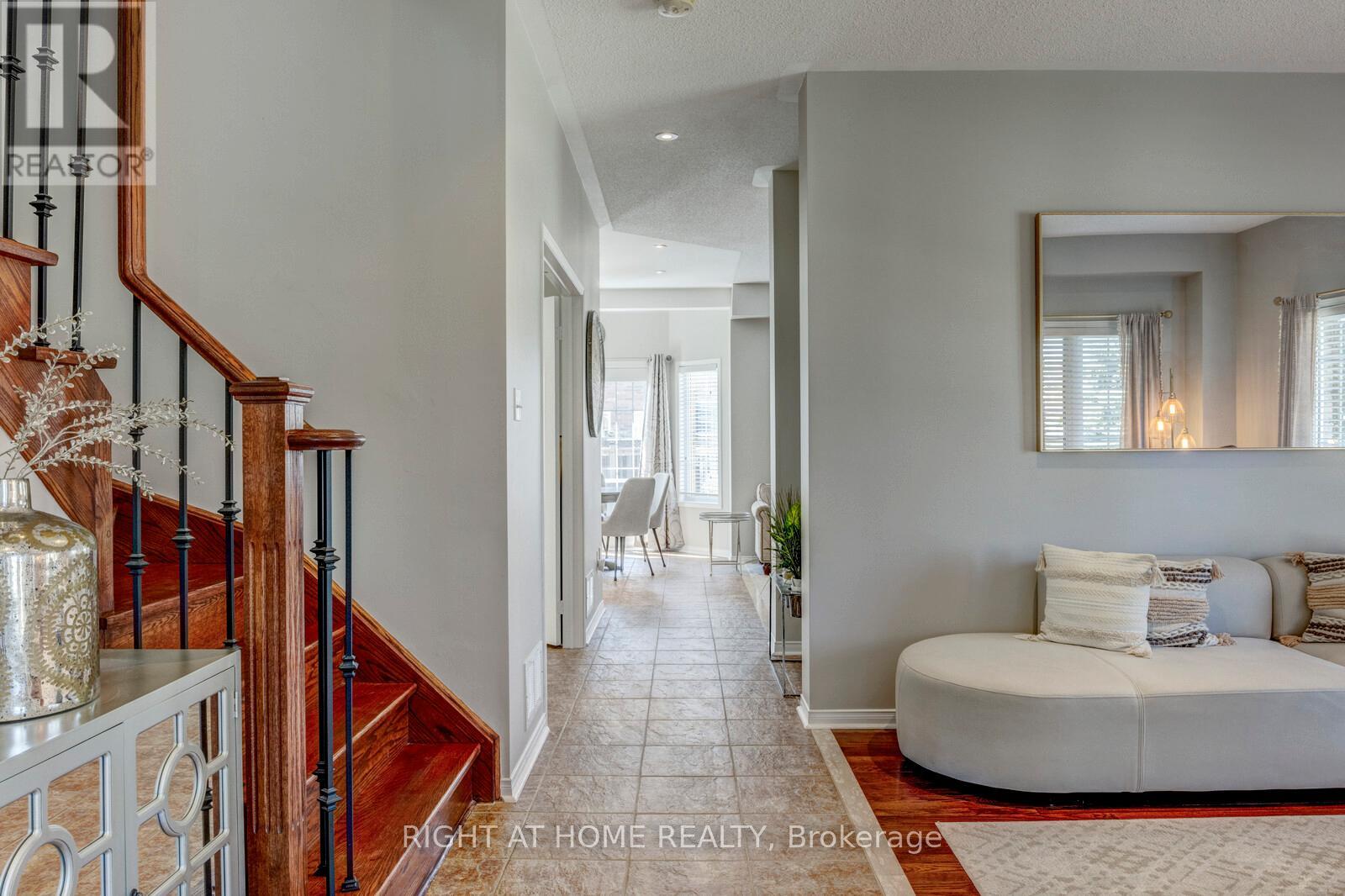 4936 Sebastian Drive, Mississauga, Ontario  L5M 7N8 - Photo 10 - W13677532