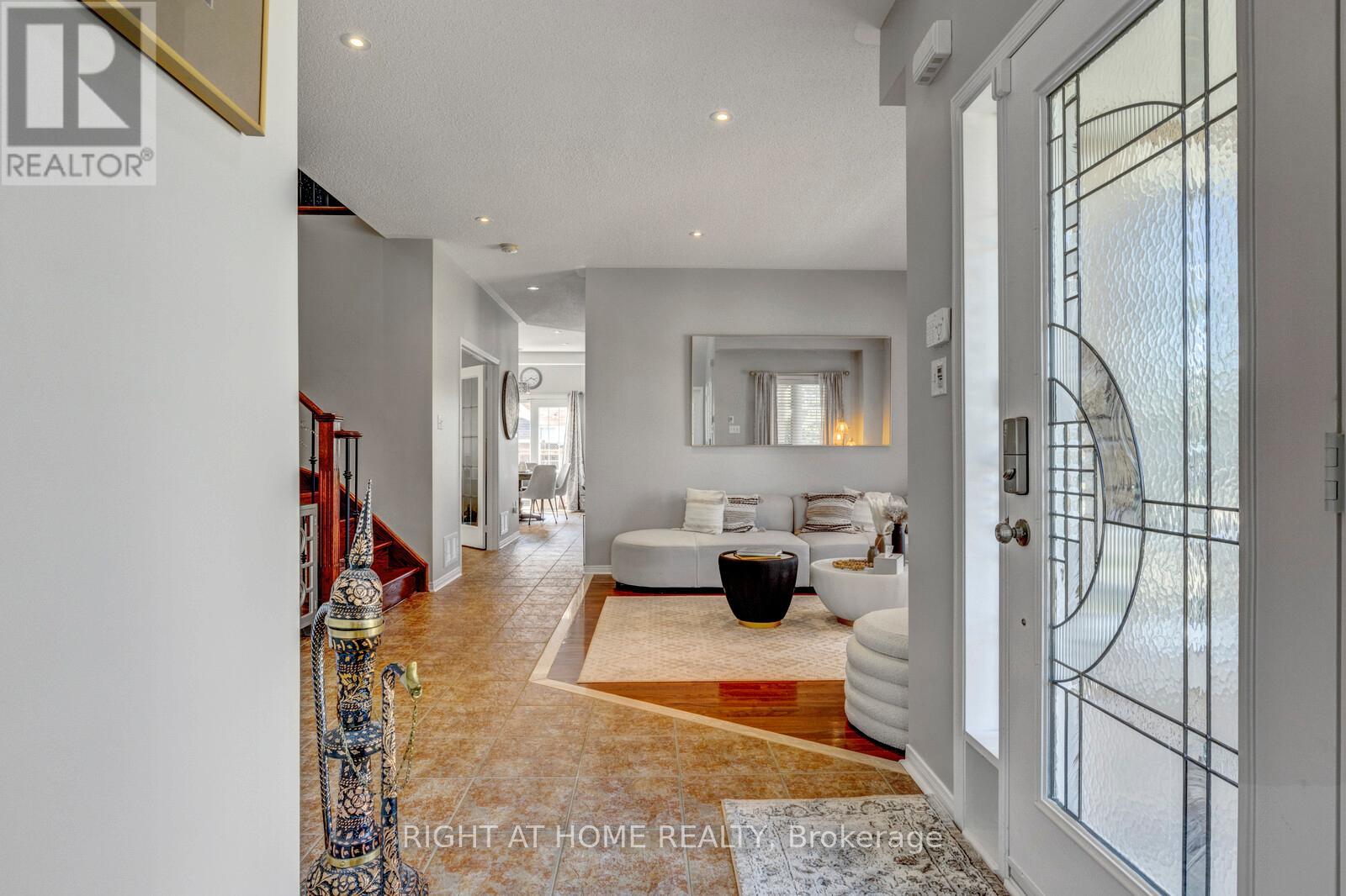 4936 Sebastian Drive, Mississauga, Ontario  L5M 7N8 - Photo 5 - W13677532