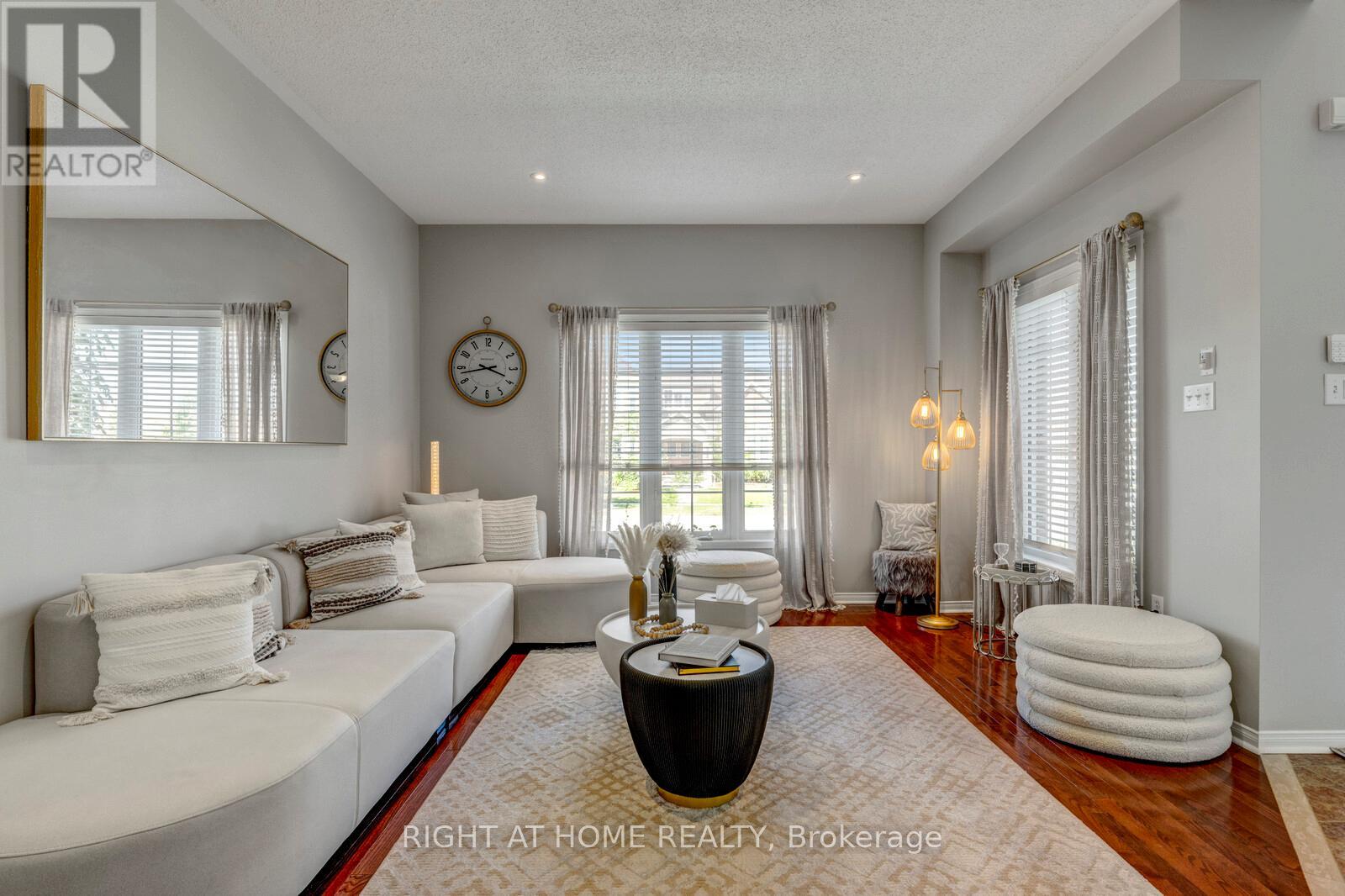 4936 Sebastian Drive, Mississauga, Ontario  L5M 7N8 - Photo 6 - W13677532