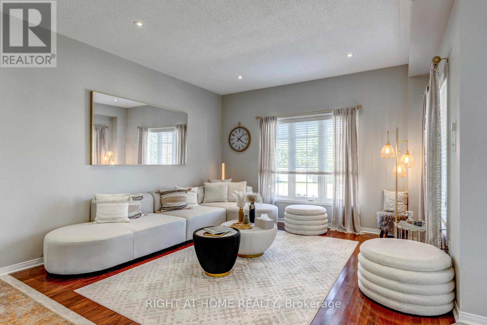 4936 Sebastian Drive, Mississauga, Ontario  L5M 7N8 - Photo 8 - W13677532