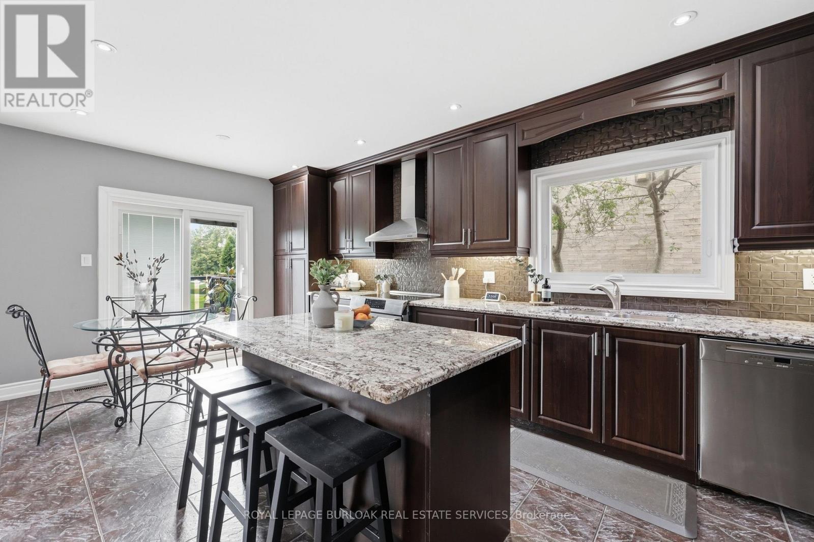 419 Parklane Road, Oakville, Ontario  L6H 4J6 - Photo 12 - W13677562