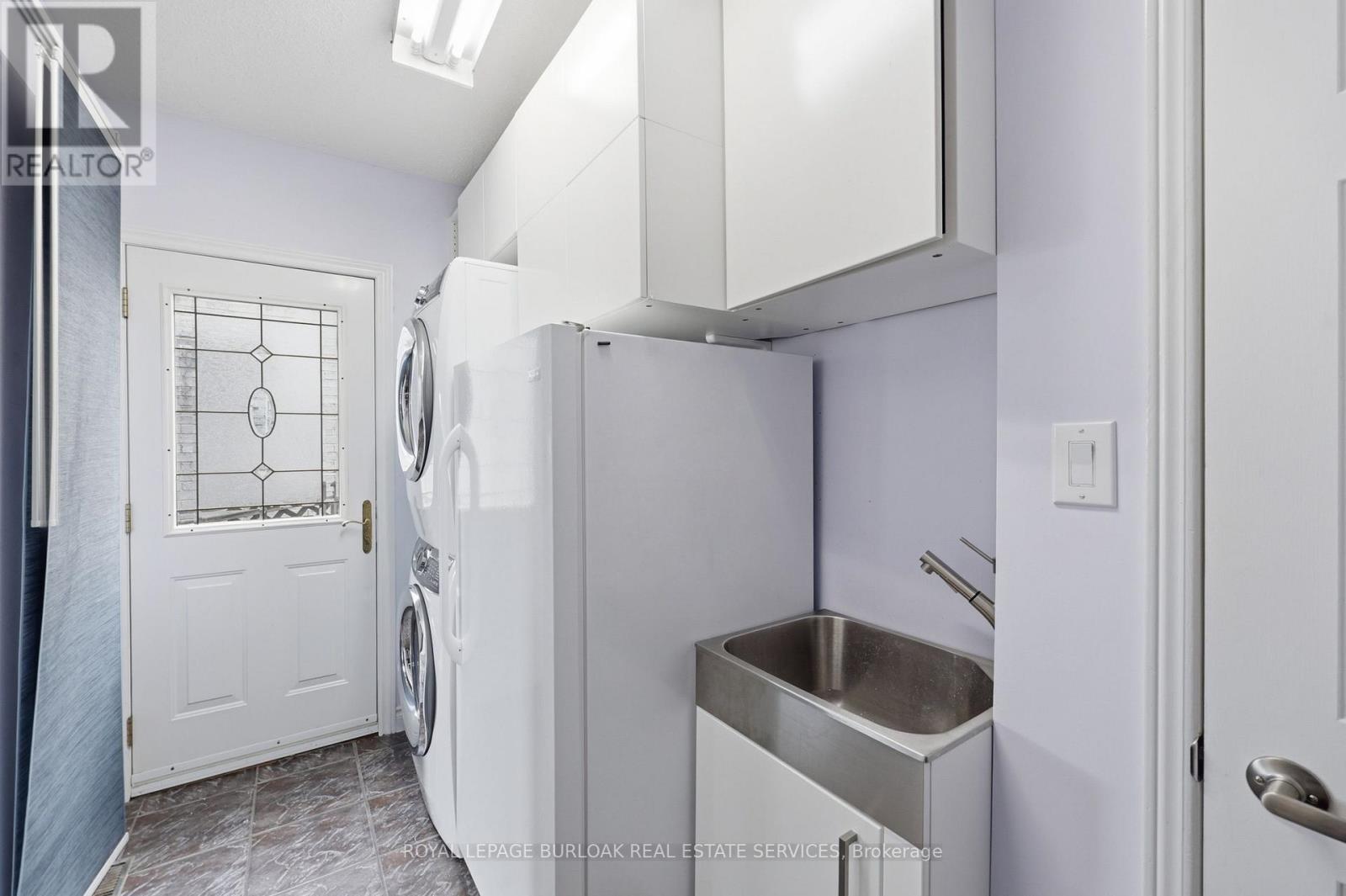 419 Parklane Road, Oakville, Ontario  L6H 4J6 - Photo 18 - W13677562