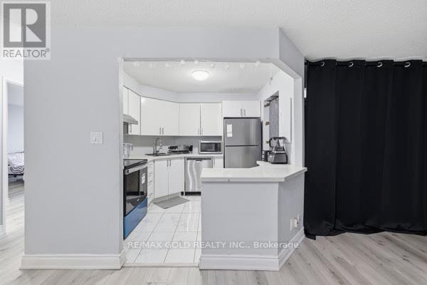 Ph08 - 61 Markbrook Lane, Toronto, Ontario  M9V 5E7 - Photo 8 - W13677606