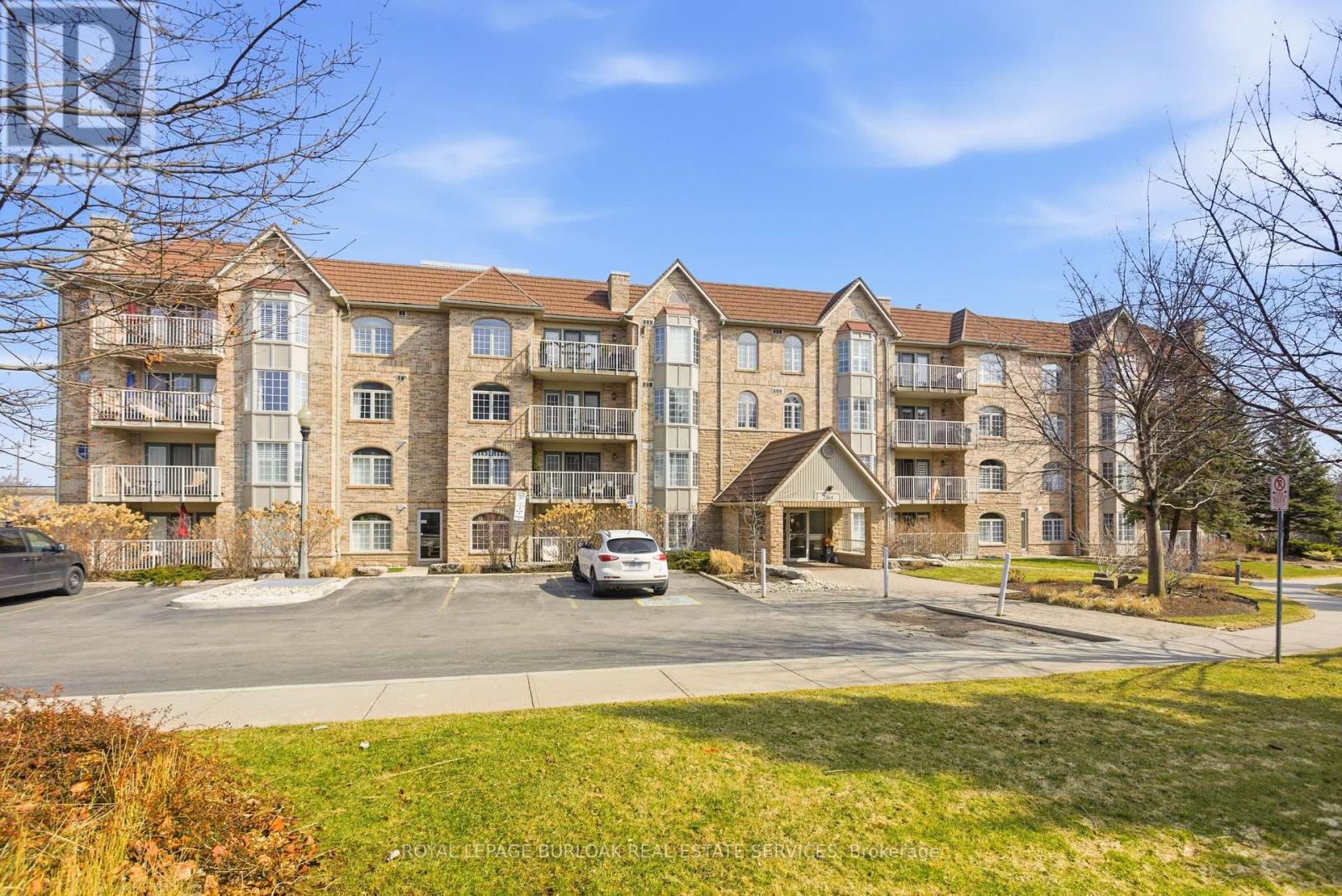 F304 - 216 PLAINS ROAD W, Burlington, Ontario