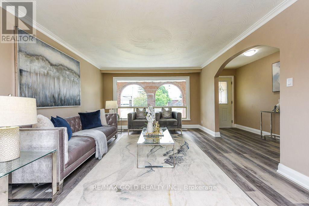 7624 Middleshire Drive, Mississauga, Ontario  L4T 3S2 - Photo 10 - W13677622