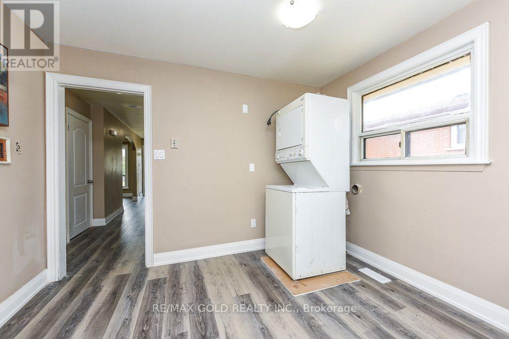 7624 Middleshire Drive, Mississauga, Ontario  L4T 3S2 - Photo 17 - W13677622