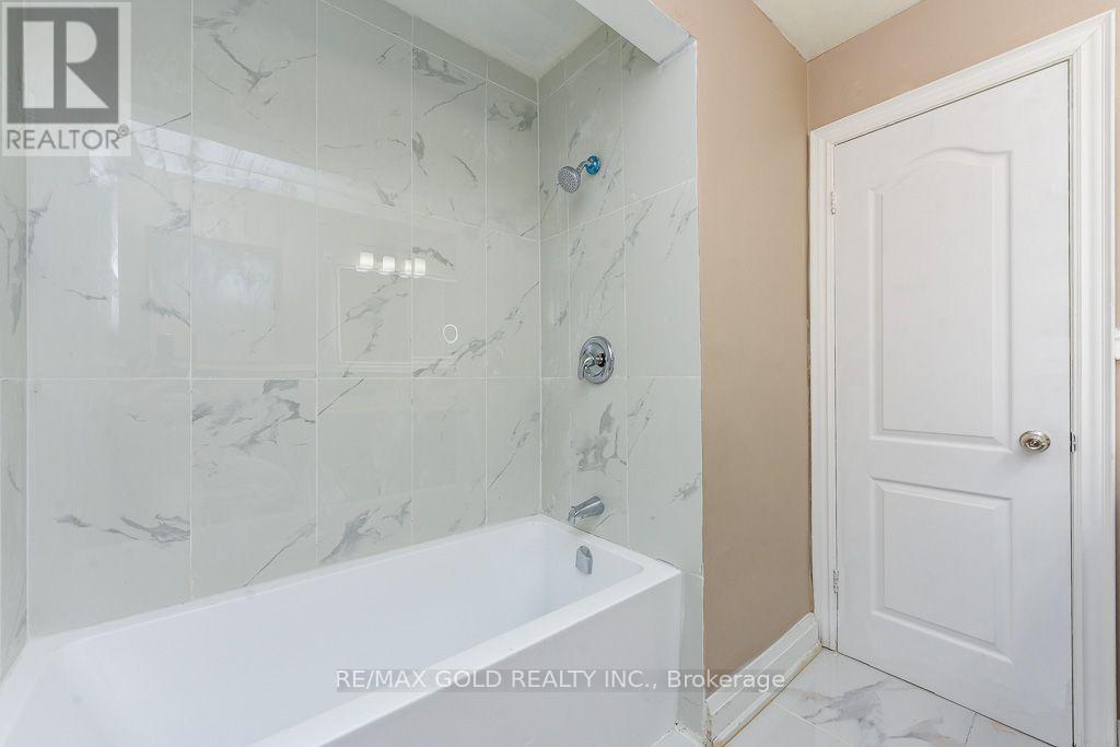 7624 Middleshire Drive, Mississauga, Ontario  L4T 3S2 - Photo 22 - W13677622
