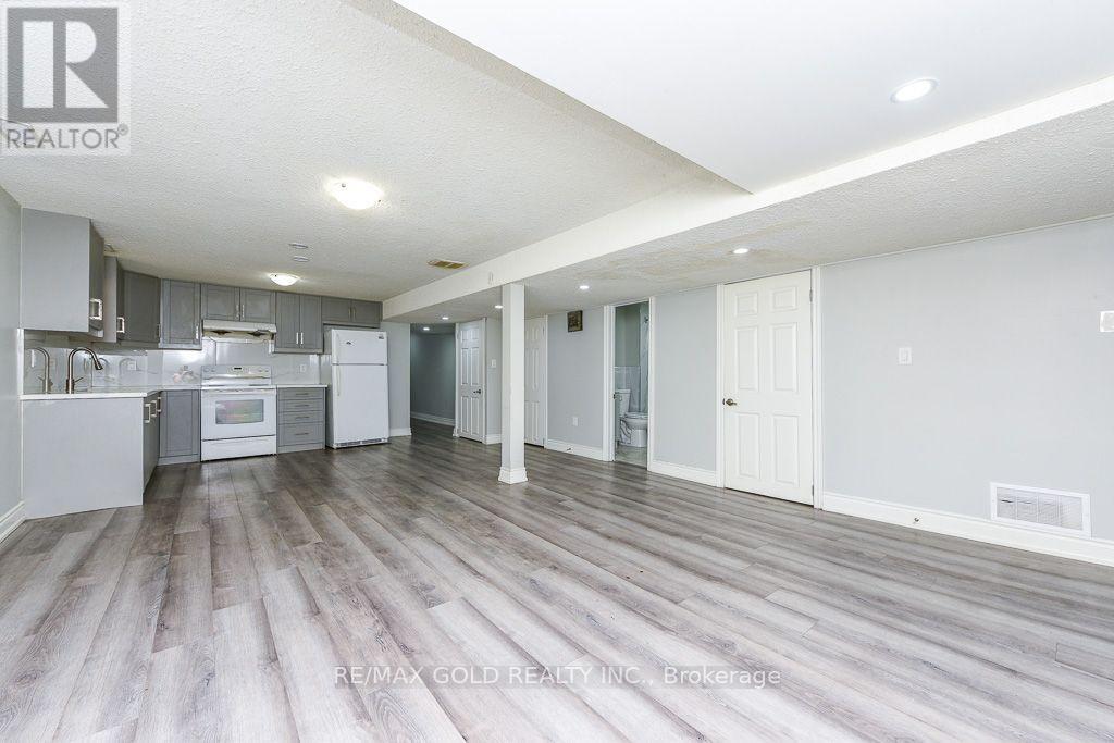 7624 Middleshire Drive, Mississauga, Ontario  L4T 3S2 - Photo 34 - W13677622