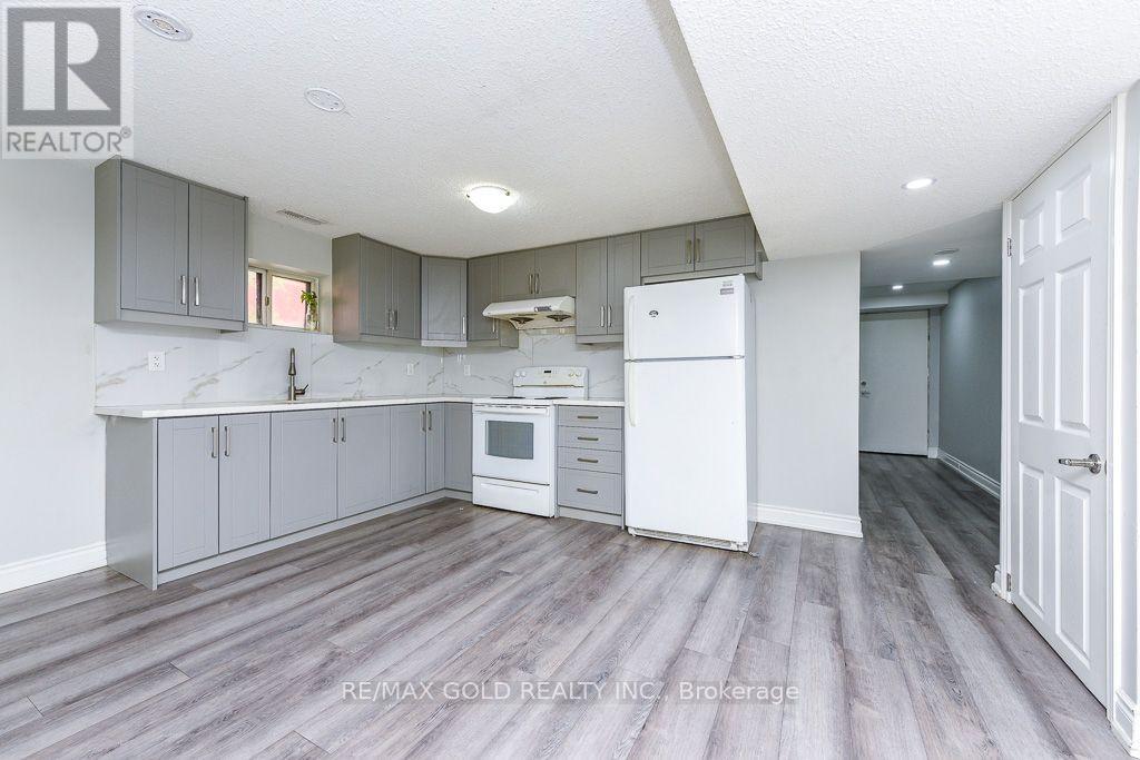 7624 Middleshire Drive, Mississauga, Ontario  L4T 3S2 - Photo 35 - W13677622