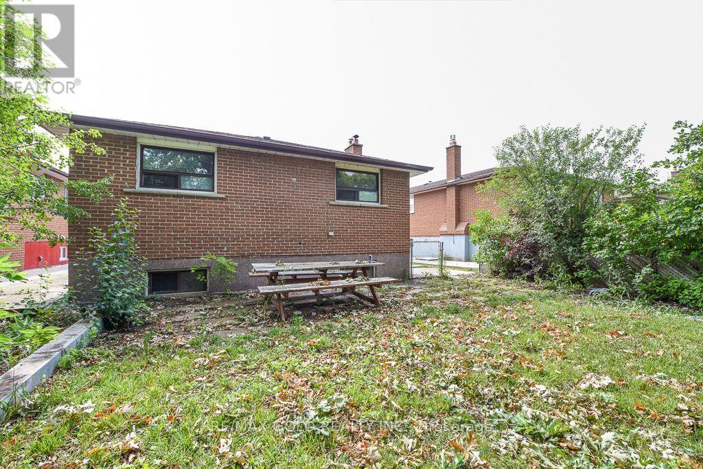 7624 Middleshire Drive, Mississauga, Ontario  L4T 3S2 - Photo 48 - W13677622