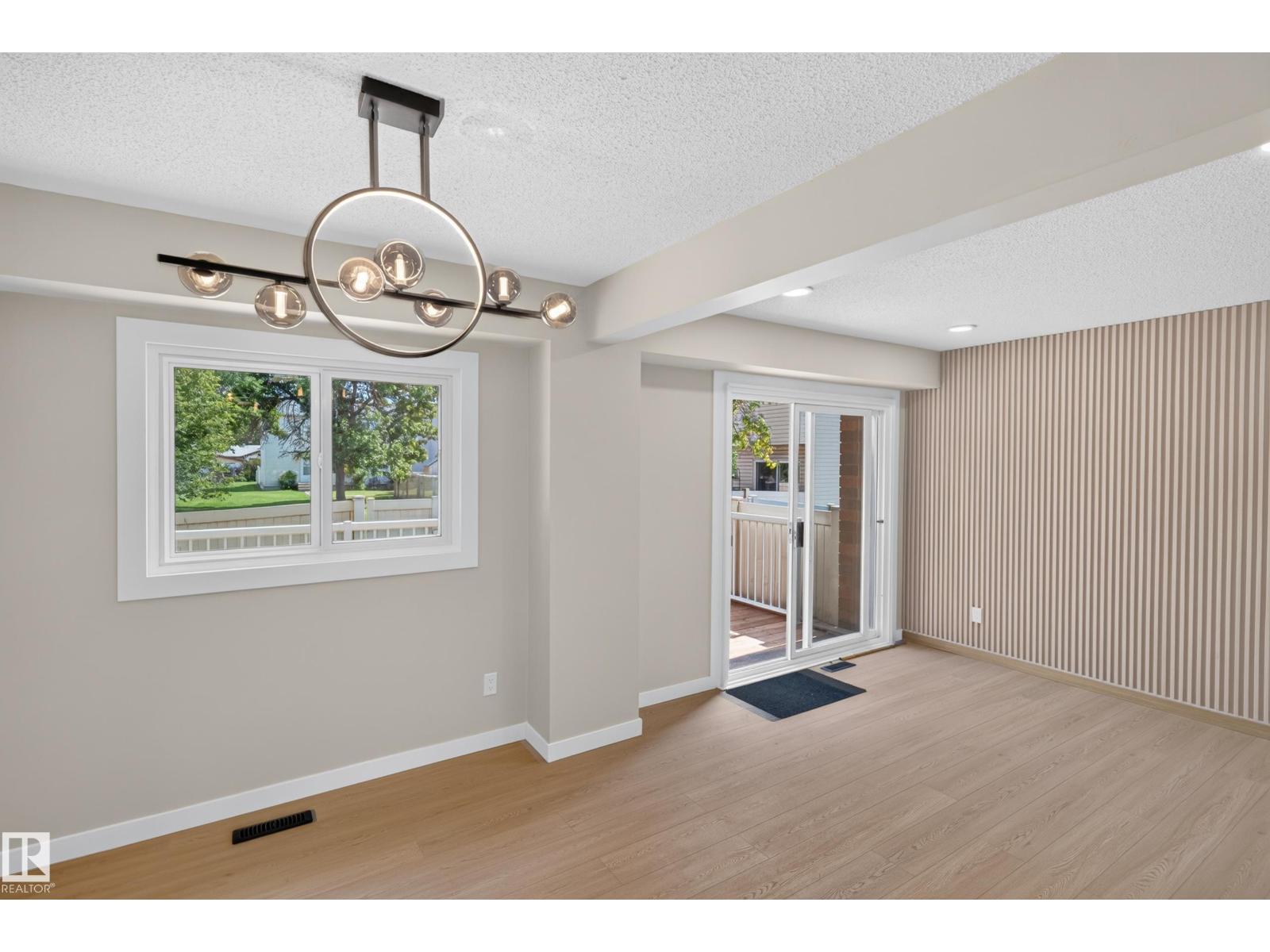 175 Centennial Ct Nw, Edmonton, Alberta  T5P 4H5 - Photo 7 - E4503930