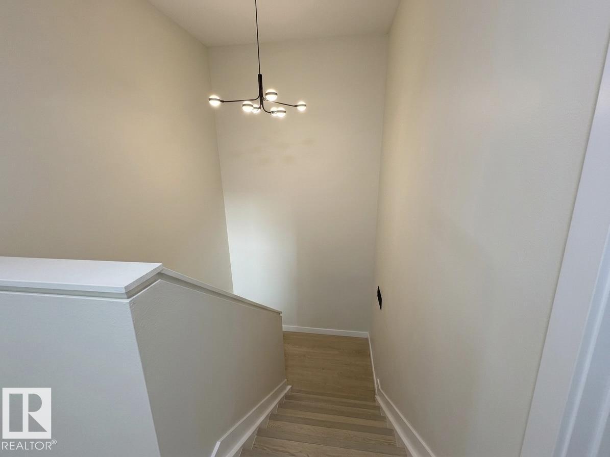 175 Centennial Ct Nw, Edmonton, Alberta  T5P 4H5 - Photo 8 - E4503930