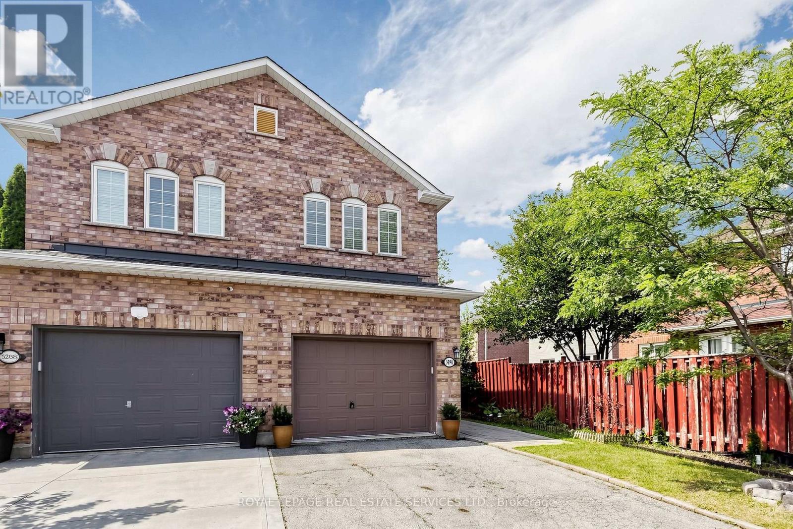 5290 Brookwood Court, Mississauga, Ontario  L5V 2K6 - Photo 2 - W13677230