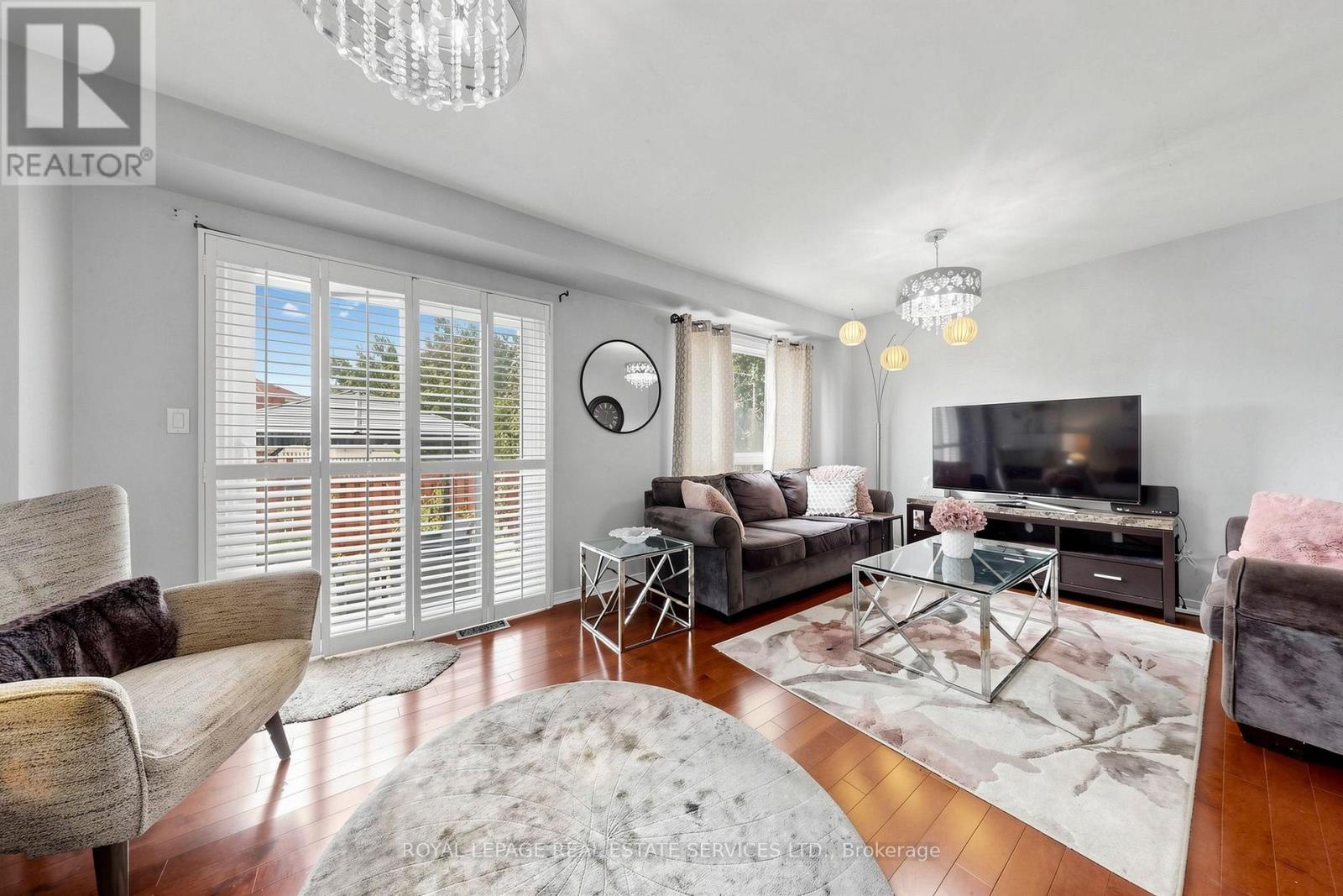 5290 Brookwood Court, Mississauga, Ontario  L5V 2K6 - Photo 6 - W13677230