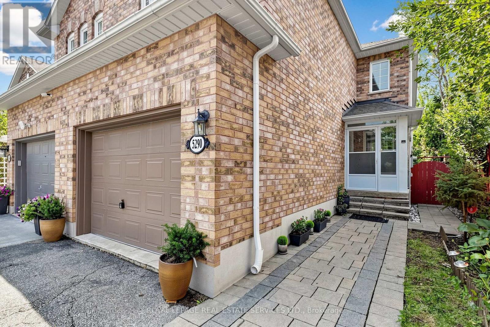 5290 Brookwood Court, Mississauga, Ontario  L5V 2K6 - Photo 4 - W13677230