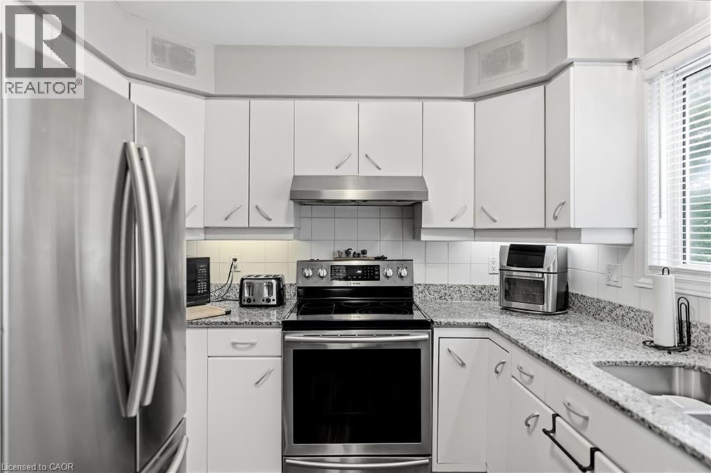 692 Grange Crescent, Waterloo, Ontario  N2T 2L8 - Photo 9 - 40854819