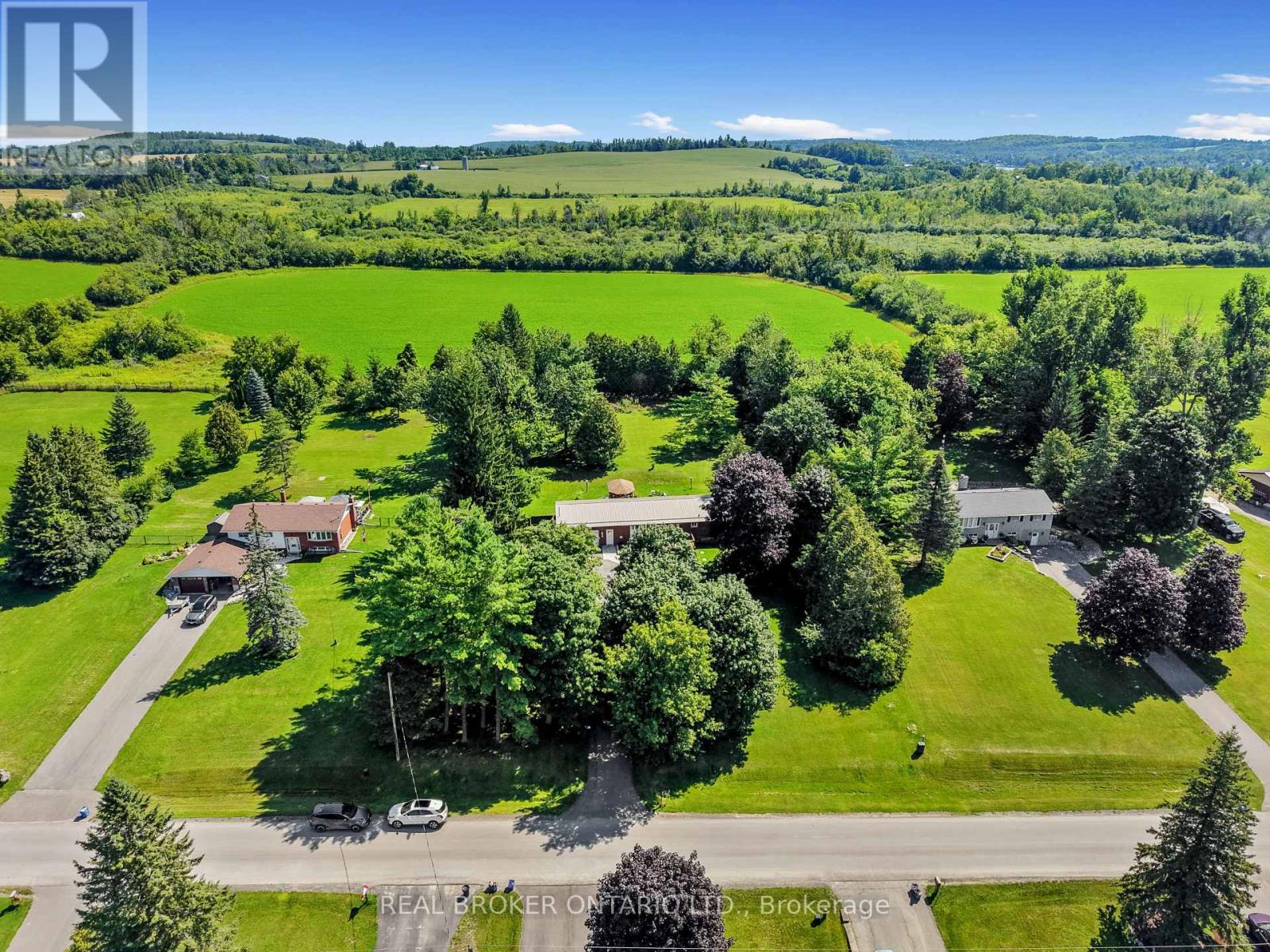 33 CADILLAC BOULEVARD, Kawartha Lakes, Ontario