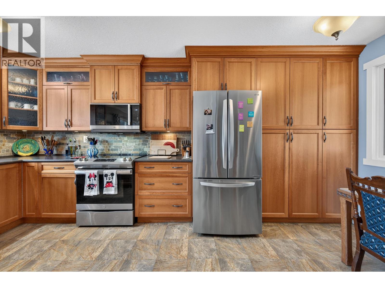 2094 Van Horne Drive, Kamloops, British Columbia  V1S 1G2 - Photo 12 - 10394994