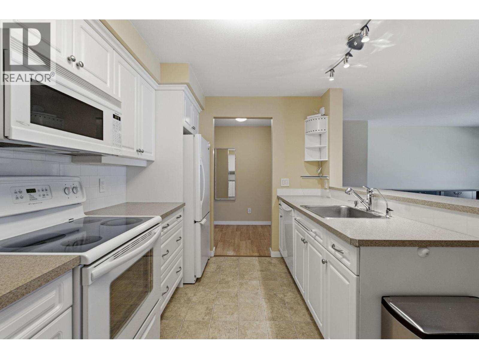 515 Houghton Road Unit# 220, Kelowna, British Columbia  V1X 8B9 - Photo 4 - 10397402