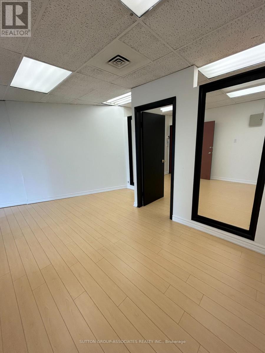 8 - 1287 St Clair Avenue W, Toronto, Ontario  M6E 1B8 - Photo 8 - W13594086