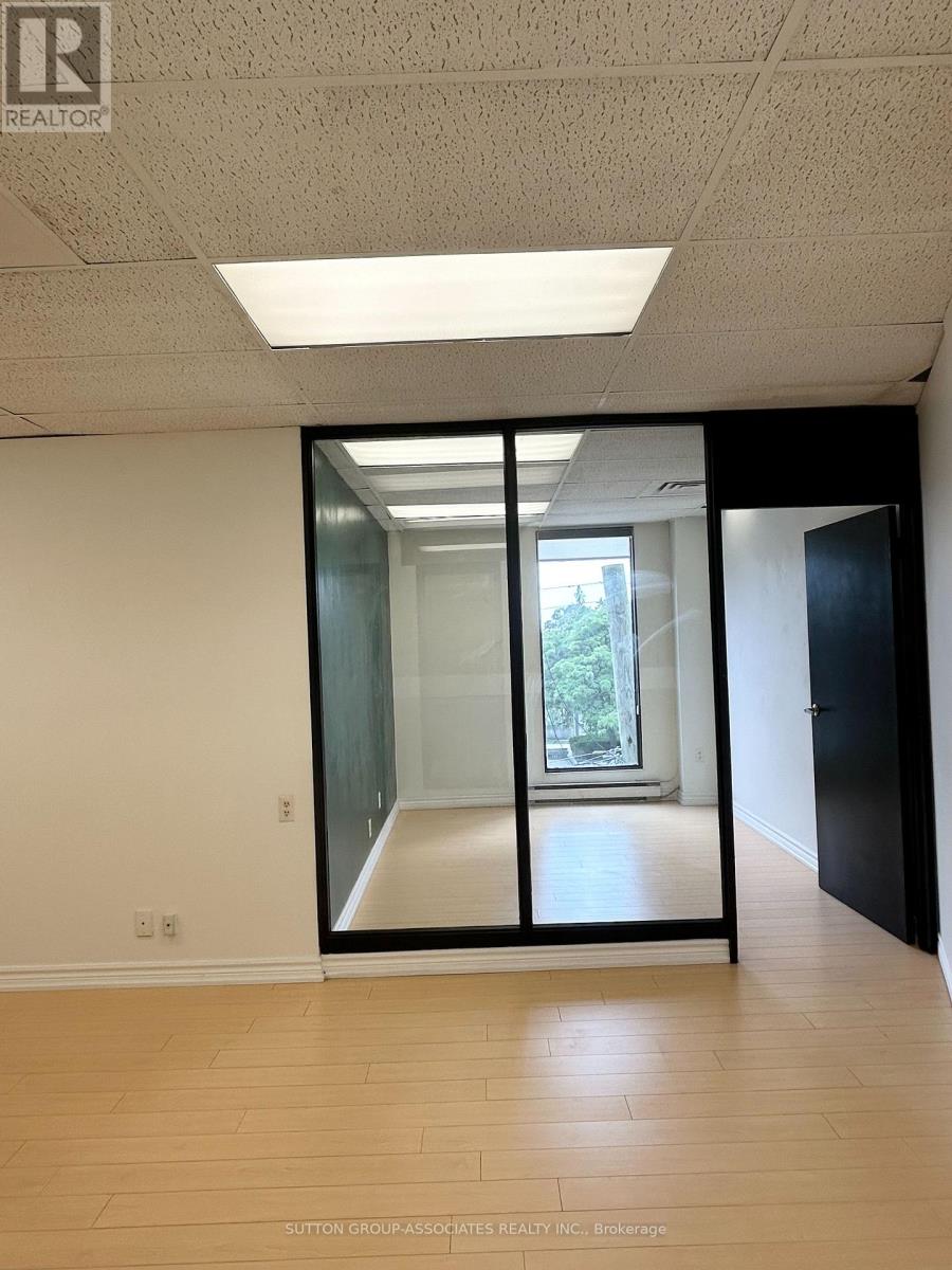 8 - 1287 St Clair Avenue W, Toronto, Ontario  M6E 1B8 - Photo 9 - W13594086