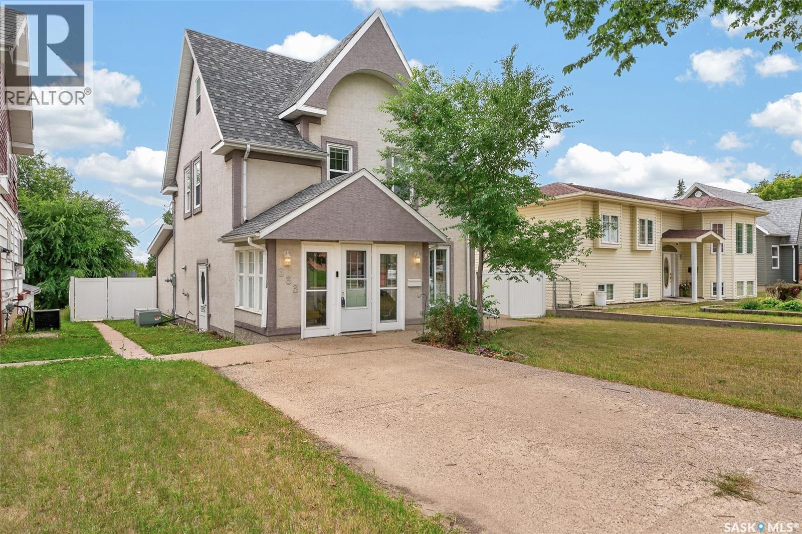 333 Oxford Street, Moose Jaw, Saskatchewan  S6H 2P1 - Photo 1 - SK045610