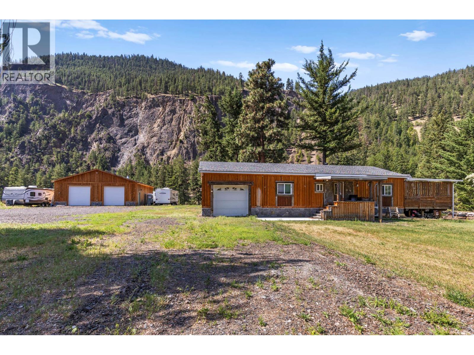6097 Highway 3, Hedley, British Columbia  V0X 1N1 - Photo 3 - 10382451