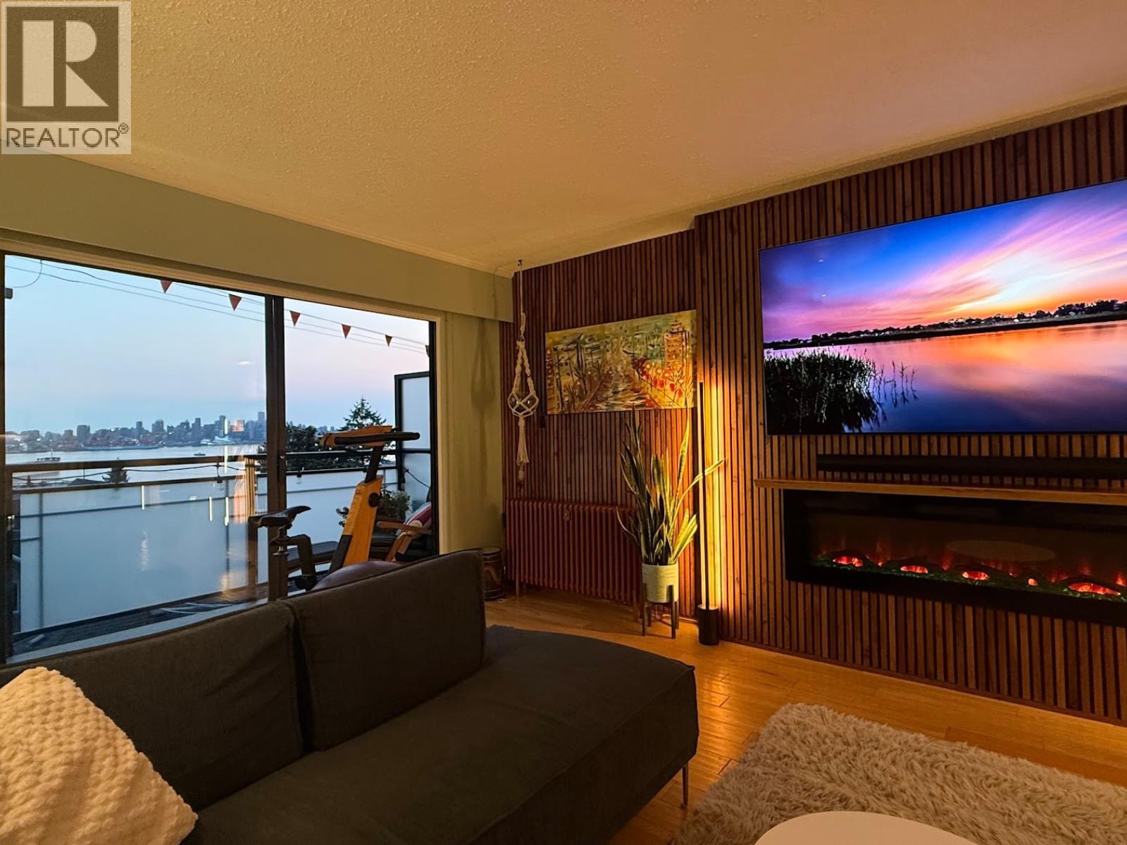303 441 E 3rd Street, North Vancouver, British Columbia  V7L 1G3 - Photo 4 - R3155894