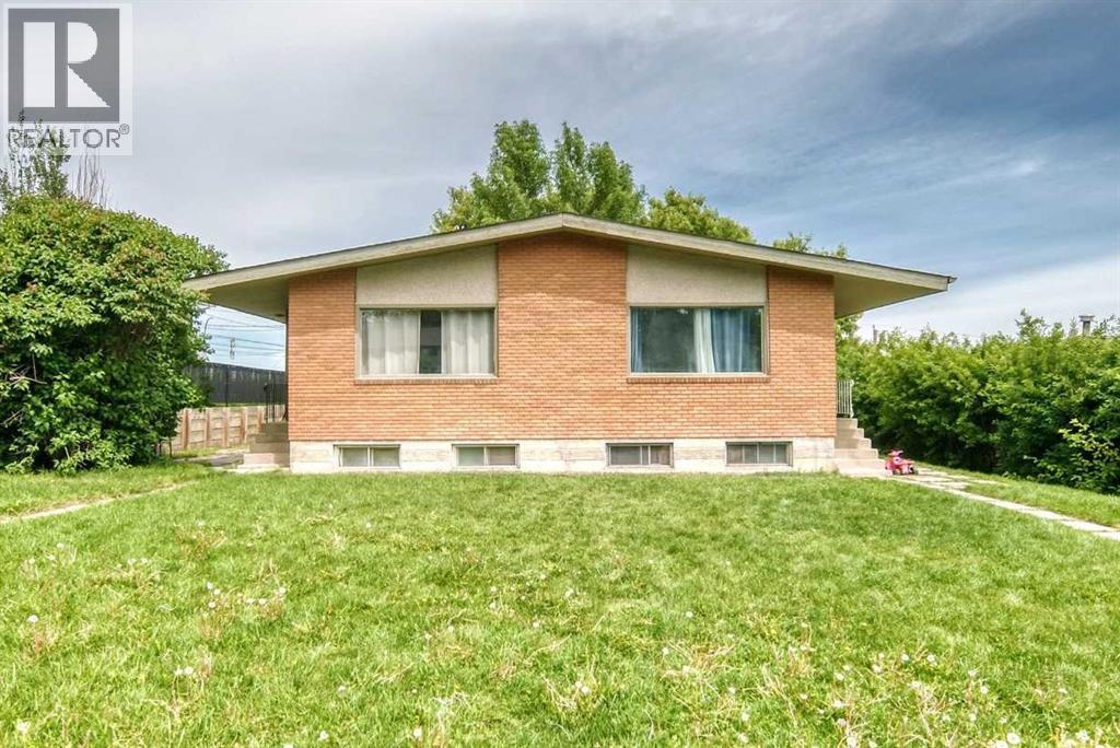 416/418 33 Avenue NE, Calgary, Alberta