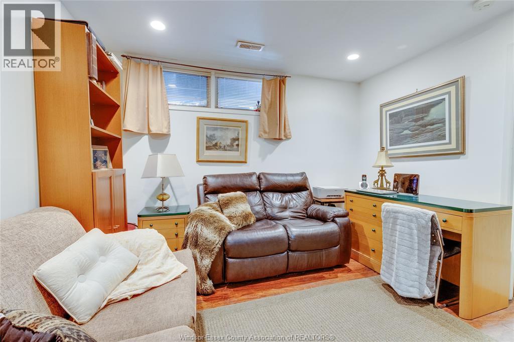 3917 Riverside East, Windsor, Ontario  N8Y 1G5 - Photo 34 - 26019894