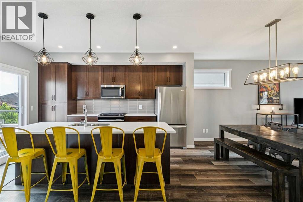 102 Shawnee Common SW, Calgary, Alberta  T2Y 0P9 - Photo 5 - A2335783