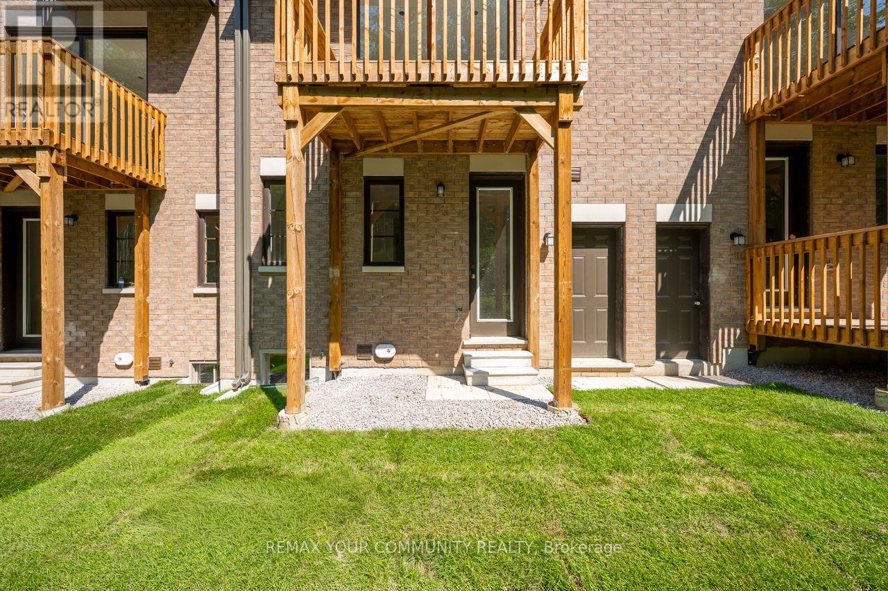 57 Donnacona Drive, Vaughan, Ontario  L4H 0Y6 - Photo 4 - N13661488