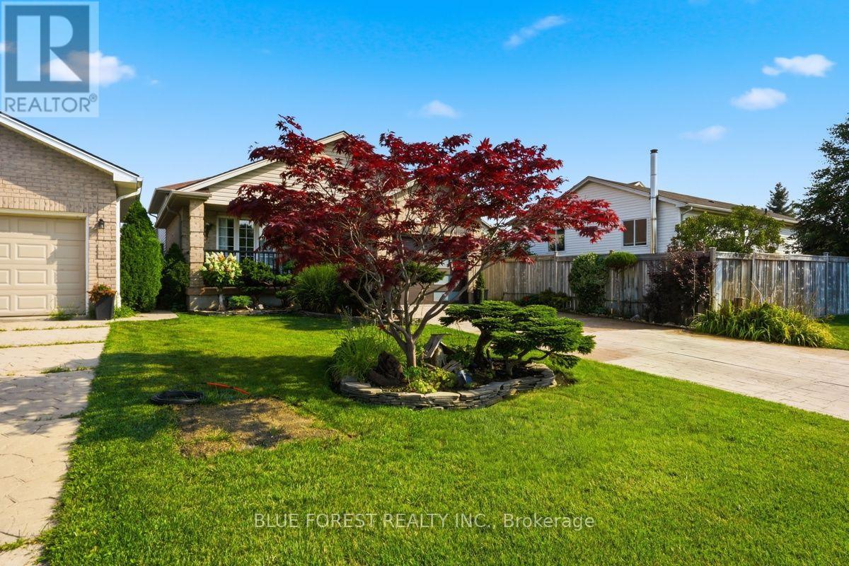 241 Oldham Street, London South, Ontario  N5Z 5E3 - Photo 2 - X13677692