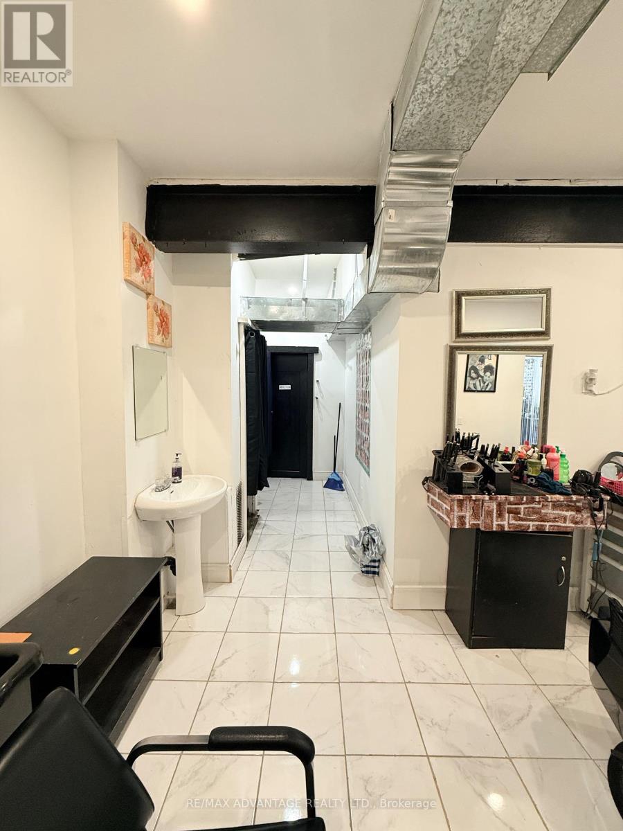 390 Adelaide Street N, London East, Ontario N6B 3H6 - Photo 4 - X13677700
