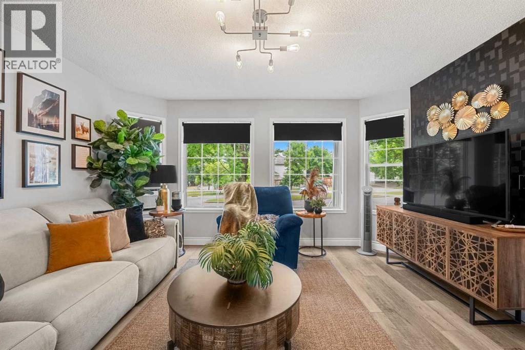 39 Hidden Valley Link NW, Calgary, Alberta  T3A 5K3 - Photo 6 - A2336704
