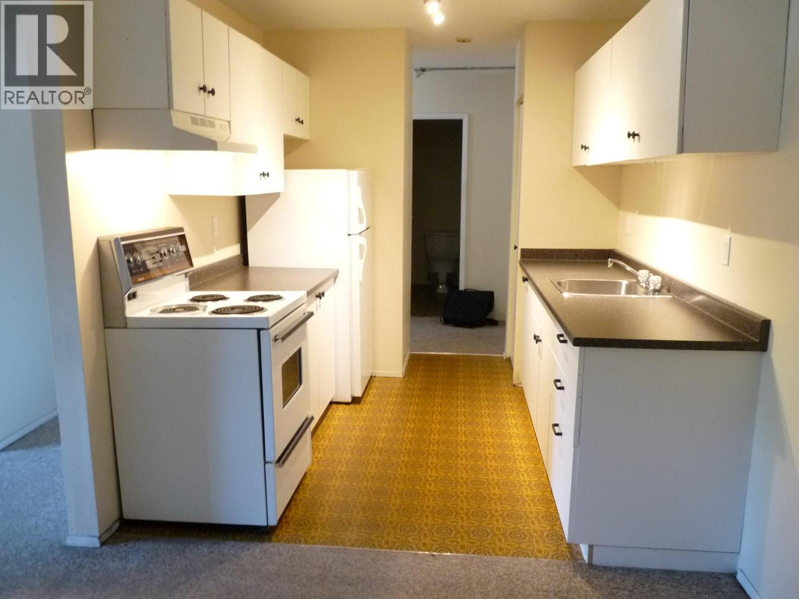 1900 Tranqiuille Road Unit# 1, Kamloops, British Columbia  V2B 7V1 - Photo 3 - 10387474