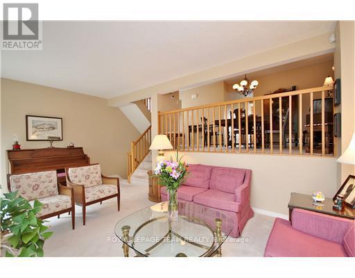 287 Knudson Drive, Ottawa, Ontario  K2K 2N8 - Photo 4 - X13677782